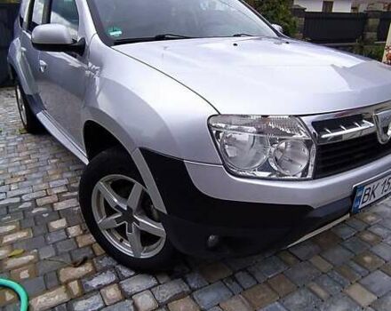 Серый Дачия Duster, объемом двигателя 1.5 л и пробегом 300 тыс. км за 8800 $, фото 1 на Automoto.ua