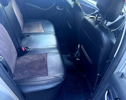 Серый Дачия Duster, объемом двигателя 1.6 л и пробегом 130 тыс. км за 7200 $, фото 7 на Automoto.ua