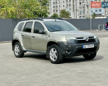 Серый Дачия Duster, объемом двигателя 1.6 л и пробегом 262 тыс. км за 9333 $, фото 2 на Automoto.ua