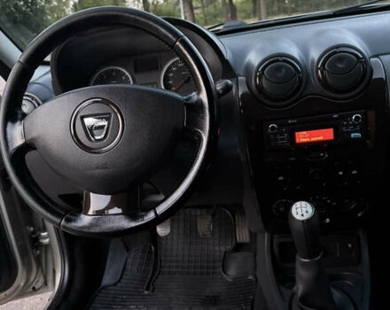 Сірий Дачія Duster, об'ємом двигуна 1.6 л та пробігом 250 тис. км за 7599 $, фото 12 на Automoto.ua