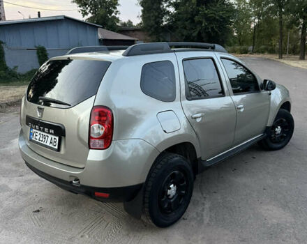 Сірий Дачія Duster, об'ємом двигуна 1.6 л та пробігом 250 тис. км за 7599 $, фото 4 на Automoto.ua