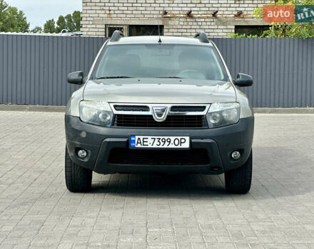 Серый Дачия Duster, объемом двигателя 1.6 л и пробегом 262 тыс. км за 8999 $, фото 1 на Automoto.ua