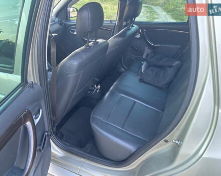 Сірий Дачія Duster, об'ємом двигуна 1.6 л та пробігом 175 тис. км за 8800 $, фото 8 на Automoto.ua