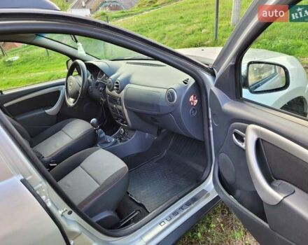 Сірий Дачія Duster, об'ємом двигуна 1.5 л та пробігом 207 тис. км за 7900 $, фото 6 на Automoto.ua