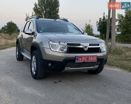 Сірий Дачія Duster, об'ємом двигуна 1.6 л та пробігом 175 тис. км за 8800 $, фото 1 на Automoto.ua