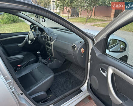 Серый Дачия Duster, объемом двигателя 1.46 л и пробегом 180 тыс. км за 10499 $, фото 51 на Automoto.ua