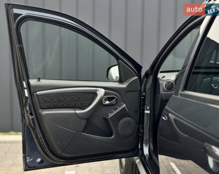 Сірий Дачія Duster, об'ємом двигуна 1.2 л та пробігом 85 тис. км за 9900 $, фото 22 на Automoto.ua