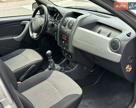 Серый Дачия Duster, объемом двигателя 1.5 л и пробегом 229 тыс. км за 9200 $, фото 13 на Automoto.ua