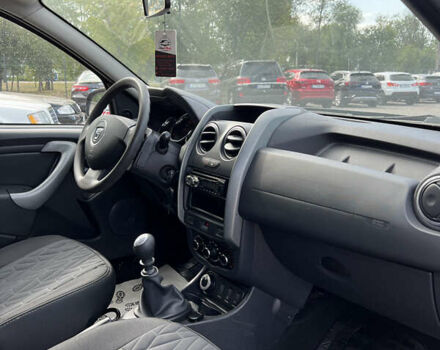 Серый Дачия Duster, объемом двигателя 1.5 л и пробегом 121 тыс. км за 10900 $, фото 15 на Automoto.ua
