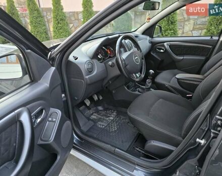 Серый Дачия Duster, объемом двигателя 1.2 л и пробегом 103 тыс. км за 9950 $, фото 1 на Automoto.ua