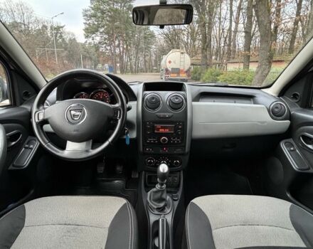 Серый Дачия Duster, объемом двигателя 1.5 л и пробегом 229 тыс. км за 9200 $, фото 10 на Automoto.ua