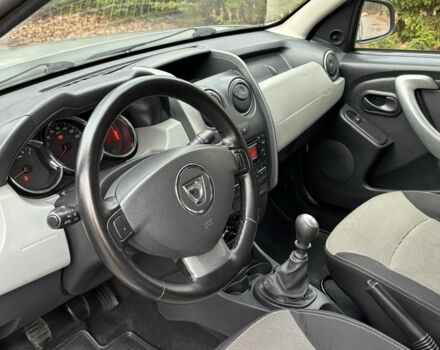 Серый Дачия Duster, объемом двигателя 1.5 л и пробегом 229 тыс. км за 9200 $, фото 8 на Automoto.ua