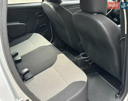 Серый Дачия Duster, объемом двигателя 1.5 л и пробегом 229 тыс. км за 9200 $, фото 12 на Automoto.ua