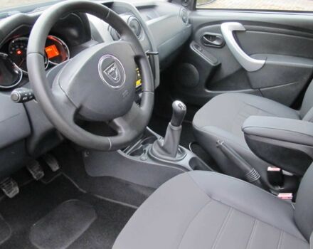 Серый Дачия Duster, объемом двигателя 1.6 л и пробегом 194 тыс. км за 10250 $, фото 5 на Automoto.ua