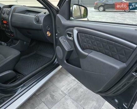 Серый Дачия Duster, объемом двигателя 1.2 л и пробегом 103 тыс. км за 9950 $, фото 23 на Automoto.ua