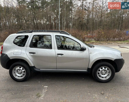 Серый Дачия Duster, объемом двигателя 1.5 л и пробегом 229 тыс. км за 9200 $, фото 2 на Automoto.ua
