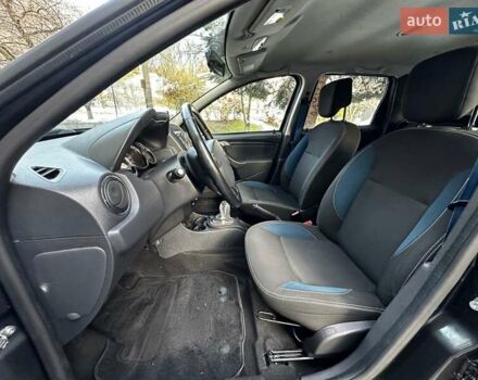 Сірий Дачія Duster, об'ємом двигуна 1.5 л та пробігом 151 тис. км за 9999 $, фото 4 на Automoto.ua