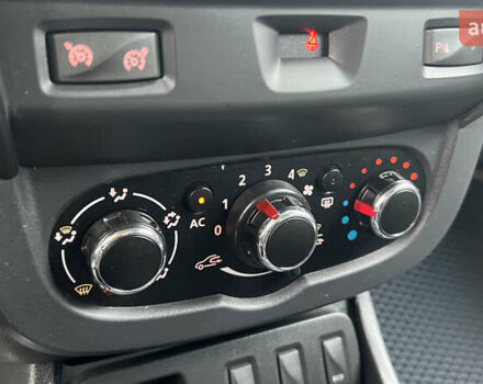 Сірий Дачія Duster, об'ємом двигуна 1.5 л та пробігом 172 тис. км за 11300 $, фото 42 на Automoto.ua