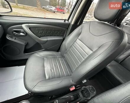 Сірий Дачія Duster, об'ємом двигуна 1.6 л та пробігом 210 тис. км за 9900 $, фото 17 на Automoto.ua