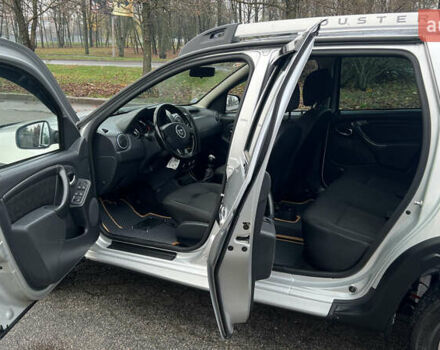 Сірий Дачія Duster, об'ємом двигуна 1.5 л та пробігом 172 тис. км за 11300 $, фото 24 на Automoto.ua