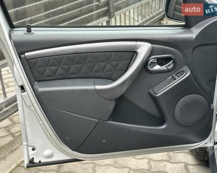 Сірий Дачія Duster, об'ємом двигуна 1.6 л та пробігом 210 тис. км за 9900 $, фото 16 на Automoto.ua
