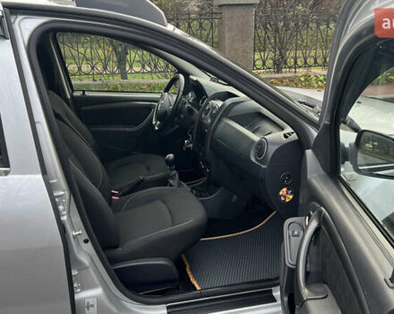 Сірий Дачія Duster, об'ємом двигуна 1.5 л та пробігом 172 тис. км за 11300 $, фото 30 на Automoto.ua