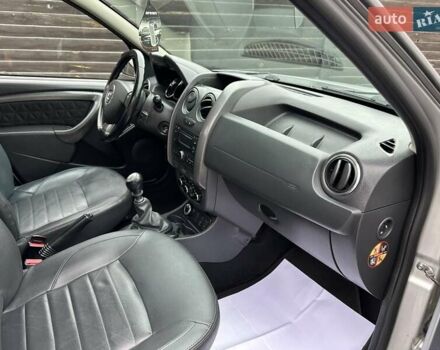 Сірий Дачія Duster, об'ємом двигуна 1.6 л та пробігом 210 тис. км за 9900 $, фото 23 на Automoto.ua