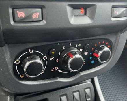 Сірий Дачія Duster, об'ємом двигуна 1.5 л та пробігом 172 тис. км за 11300 $, фото 10 на Automoto.ua