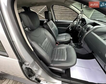 Сірий Дачія Duster, об'ємом двигуна 1.6 л та пробігом 210 тис. км за 9900 $, фото 25 на Automoto.ua