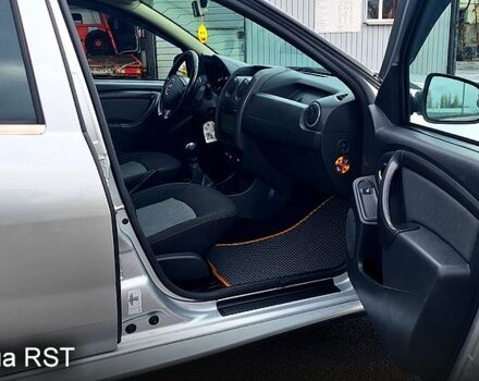 Сірий Дачія Duster, об'ємом двигуна 1.5 л та пробігом 167 тис. км за 11900 $, фото 9 на Automoto.ua