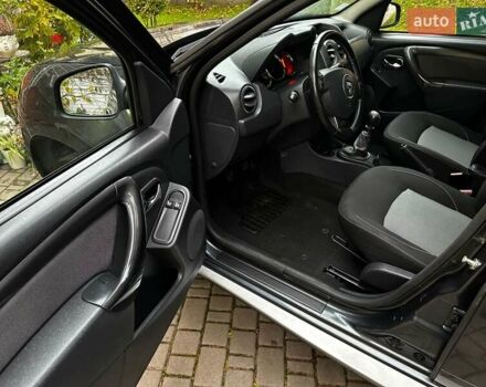 Серый Дачия Duster, объемом двигателя 1.5 л и пробегом 170 тыс. км за 10900 $, фото 2 на Automoto.ua