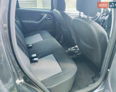 Серый Дачия Duster, объемом двигателя 1.5 л и пробегом 236 тыс. км за 11500 $, фото 2 на Automoto.ua