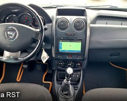 Сірий Дачія Duster, об'ємом двигуна 1.5 л та пробігом 167 тис. км за 11900 $, фото 11 на Automoto.ua