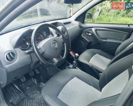 Серый Дачия Duster, объемом двигателя 1.5 л и пробегом 236 тыс. км за 11500 $, фото 3 на Automoto.ua
