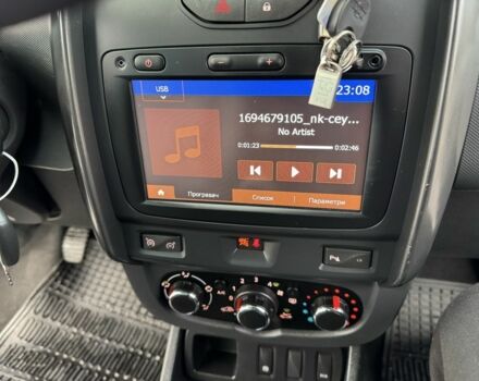 Серый Дачия Duster, объемом двигателя 1.6 л и пробегом 185 тыс. км за 12350 $, фото 7 на Automoto.ua