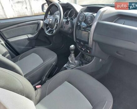 Сірий Дачія Duster, об'ємом двигуна 1.5 л та пробігом 140 тис. км за 11700 $, фото 26 на Automoto.ua