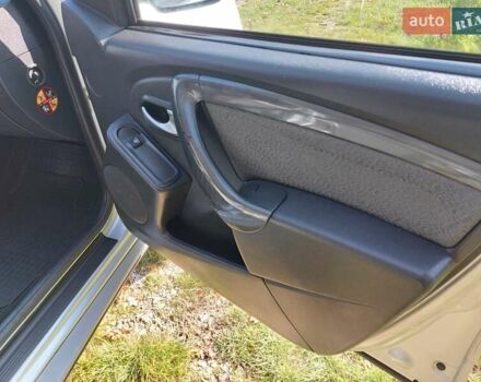 Сірий Дачія Duster, об'ємом двигуна 1.5 л та пробігом 140 тис. км за 11700 $, фото 14 на Automoto.ua