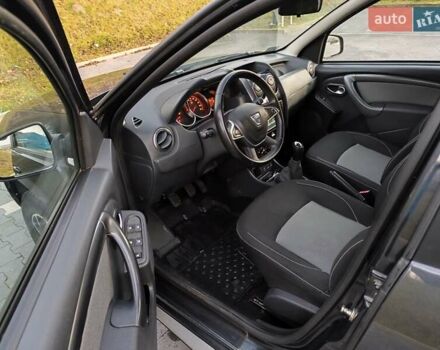 Серый Дачия Duster, объемом двигателя 1.6 л и пробегом 161 тыс. км за 11000 $, фото 8 на Automoto.ua