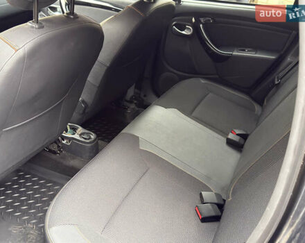 Серый Дачия Duster, объемом двигателя 1.2 л и пробегом 138 тыс. км за 11999 $, фото 7 на Automoto.ua