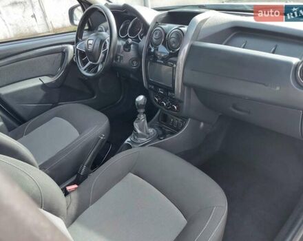 Сірий Дачія Duster, об'ємом двигуна 1.5 л та пробігом 140 тис. км за 11700 $, фото 28 на Automoto.ua