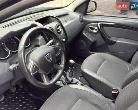 Серый Дачия Duster, объемом двигателя 1.2 л и пробегом 138 тыс. км за 11999 $, фото 5 на Automoto.ua