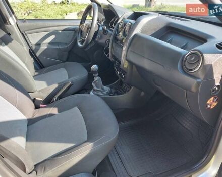 Серый Дачия Duster, объемом двигателя 1.5 л и пробегом 140 тыс. км за 11500 $, фото 15 на Automoto.ua