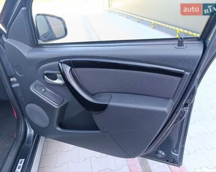 Серый Дачия Duster, объемом двигателя 1.5 л и пробегом 76 тыс. км за 13100 $, фото 16 на Automoto.ua