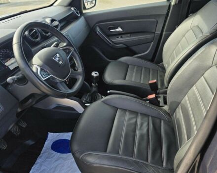 Серый Дачия Duster, объемом двигателя 1.2 л и пробегом 165 тыс. км за 8000 $, фото 3 на Automoto.ua