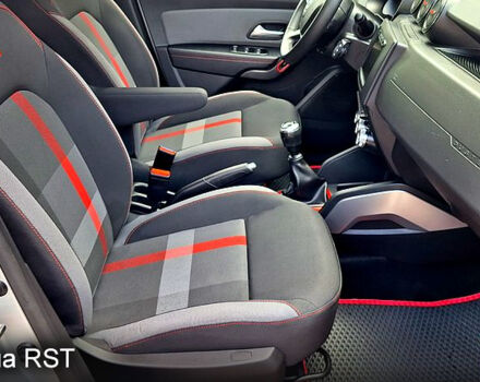 Серый Дачия Duster, объемом двигателя 1.5 л и пробегом 30 тыс. км за 17950 $, фото 12 на Automoto.ua
