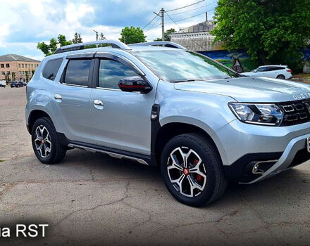 Серый Дачия Duster, объемом двигателя 1.5 л и пробегом 30 тыс. км за 17950 $, фото 2 на Automoto.ua