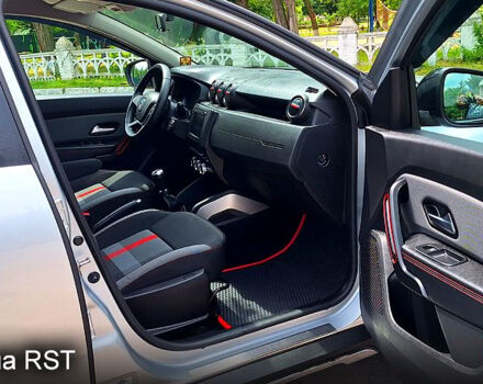 Серый Дачия Duster, объемом двигателя 1.5 л и пробегом 30 тыс. км за 17950 $, фото 7 на Automoto.ua