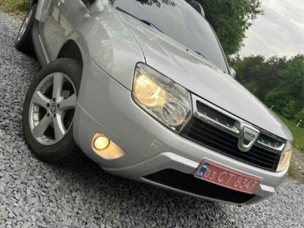 Дачія Duster 2010 у Бродах на Automoto.ua Сірий Дачія Duster, об'ємом двигуна 1.5 л та пробігом 232 тис. км за 8100 $, фото 1 на Automoto.ua