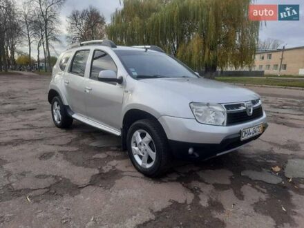 Серый Дачия Duster, объемом двигателя 0 л и пробегом 184 тыс. км за 8200 $, фото 1 на Automoto.ua