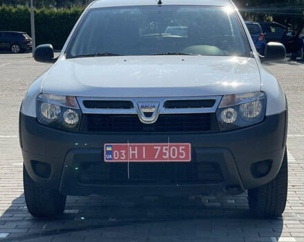 Серый Дачия Duster, объемом двигателя 1.6 л и пробегом 235 тыс. км за 8200 $, фото 1 на Automoto.ua